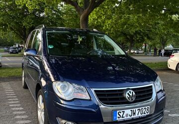 VW Touran 157.000 km 5.600 &euro; Salzgitter 38228