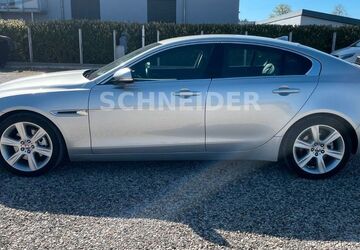 Jaguar XE 154.131 km 13.990 &euro; Gross Düngen 31162