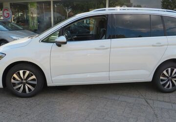 VW Touran 10 km 34.590 &euro; Wendeburg 38176