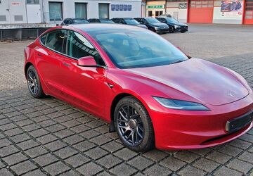Tesla Model 3 31.139 km 40.770 &euro; Braunschweig 38112