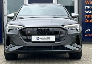 Audi e-tron 22.879 km 42.980 &euro; Salzgitter 38229