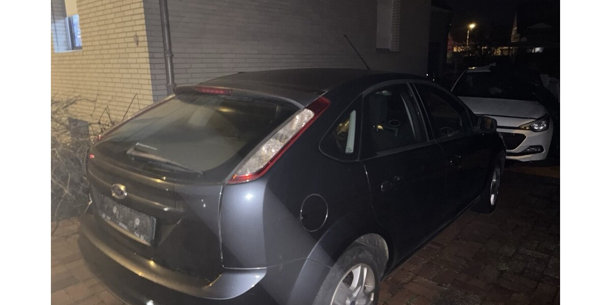 Ford Focus 180.000 km 2.000 &euro; Peine 31224