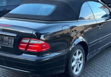 Mercedes-Benz CLK 230 267.500 km 2.490 &euro; Salzgitter 38229