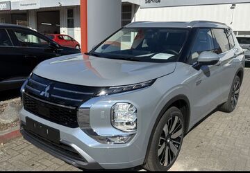 Mitsubishi Plug-in Hybrid Outlander 5.000 km 54.480 &euro; Braunschweig 38126
