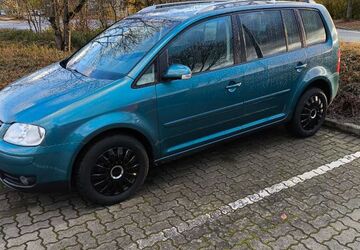 VW Touran 228.811 km 2.950 &euro; Braunschweig 38118