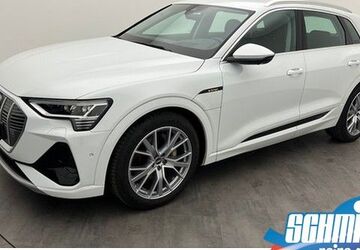 Audi e-tron 31.490 km 37.900 &euro; Peine 31226