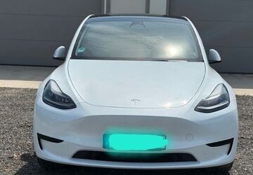 Tesla Model Y 89.000 km 28.500 &euro; Salzgitter 38226