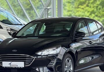 Ford Focus 49.987 km 15.990 &euro; Salzgitter 38228