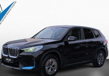 BMW iX1 29.303 km 33.690 &euro; Braunschweig 38112