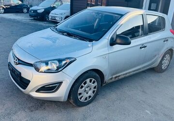 Hyundai i20 96.559 km 3.500 &euro; Salzgitter 38259