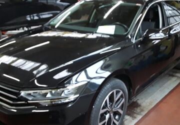 VW Passat Variant 150.000 km 20.990 &euro; Cremlingen 38162