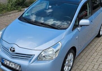 Toyota Verso 208.000 km 5.300 &euro; Salzgitter 38259