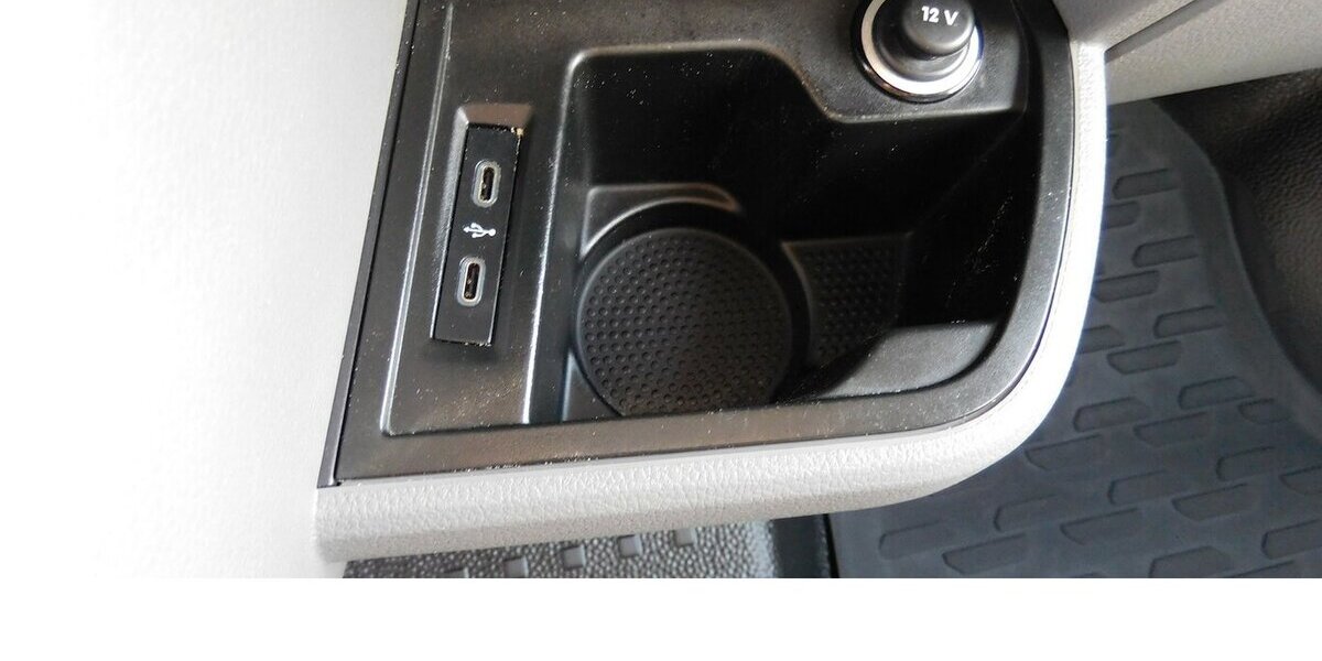 VW T6.1 Transporter 2.0 TDI BMT 3Sitze Navi Klima 30.000 km 31.990 &euro; Vordorf 38533