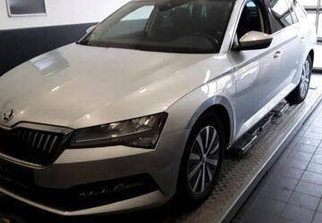 Skoda Superb 98.999 km 21.990 &euro; Braunschweig Wenden 38110
