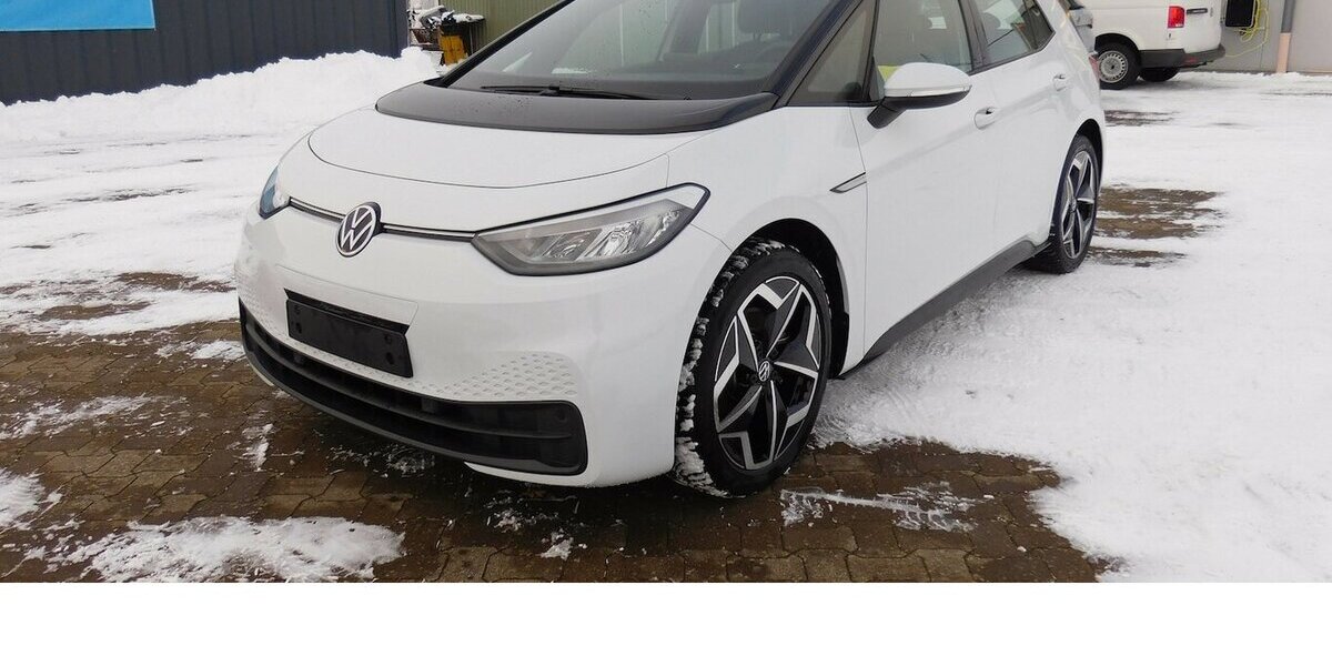 VW ID.3 Pure Performance Automatik Klima Navi 24.000 km 17.390 &euro; Vordorf 38533