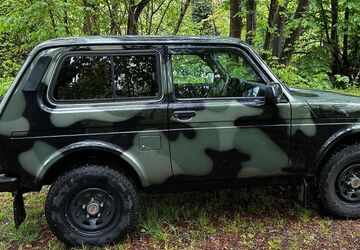 Lada Niva 76.000 km 11.100 &euro; Salzgitter 38259