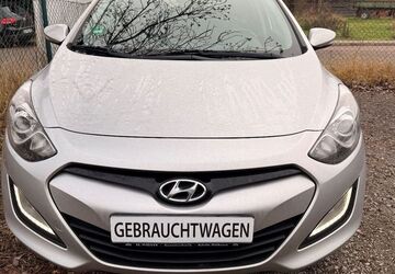Hyundai i30 89.000 km 7.600 &euro; Adersheim 38304