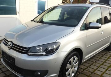 VW Touran 148.500 km 9.890 &euro; Wolfenbüttel 38304