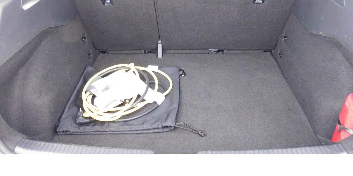 VW ID.3 Pure Performance Elektrik 1-Gang Navi 28.500 km 17.990 &euro; Vordorf 38533