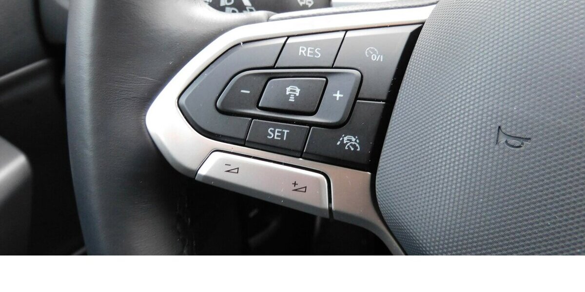 VW T-Roc 1.0 Life Goal TSI BMT Navi Klima Alu 22.400 km 21.990 &euro; Vordorf 38533