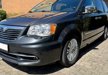 Lancia Voyager 247.000 km 7.989 &euro; Harsum 31177