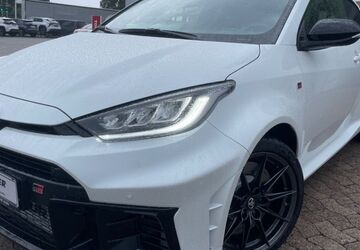 Toyota Yaris 2.200 km 52.900 &euro; Hildesheim 31137