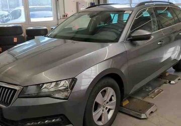 Skoda Superb 124.999 km 20.490 &euro; Braunschweig Wenden 38110