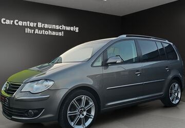 VW Touran 215.470 km 4.999 &euro; Braunschweig 38120
