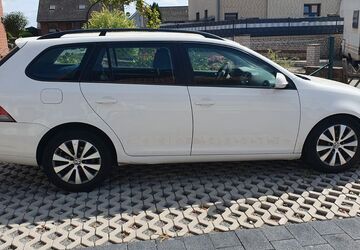 VW Golf 125.000 km 3.200 &euro; peine 31224