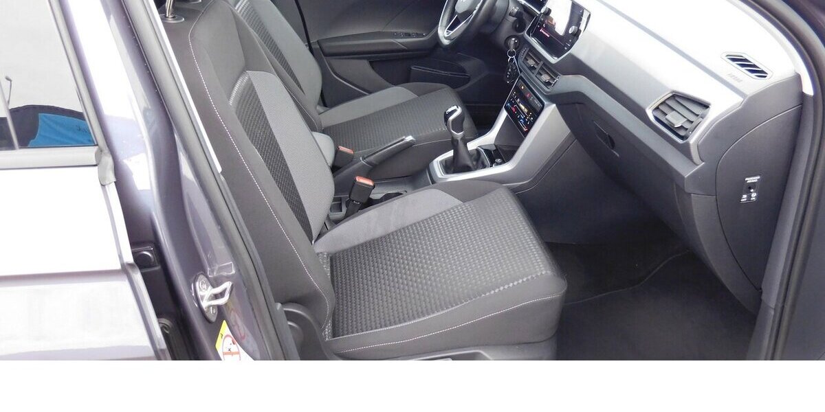 VW T-Cross 1.0 Life Active BMT TSI Klima Navi 33.700 km 18.990 &euro; Vordorf 38533