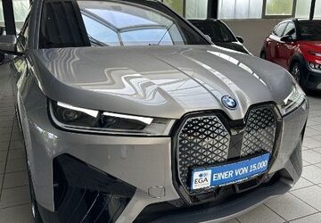 BMW iX 33.442 km 51.429 &euro; Salzgitter 38228